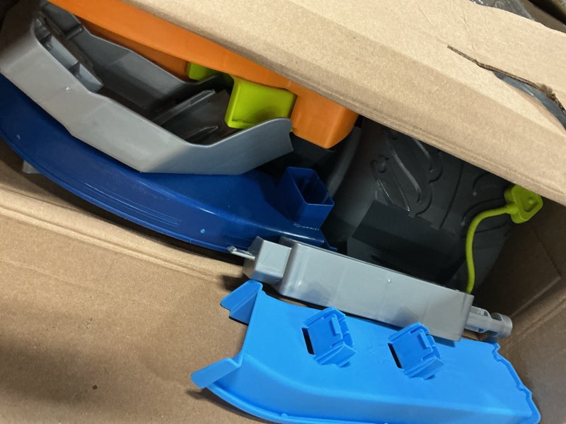 Condition photo showing Good Condition for Fisher-Price Little People Toddler Toy Hot Wheels Spiral Stunt Speedway Race Track Playset with 2 Cars for Pretend Play Kids Ages 18+ Months