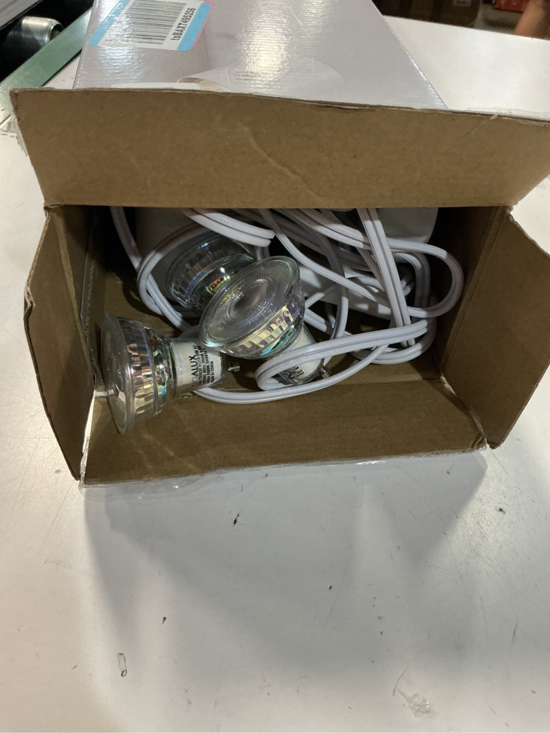 Condition photo showing Good Condition for globe electric 60024 3-light plug-in track lighting, adjustable heads, matte white finish, 22-inch, 15-foot cord with in-line switch, compatible with gu10 base bulbs (sold separately) dale (white)
