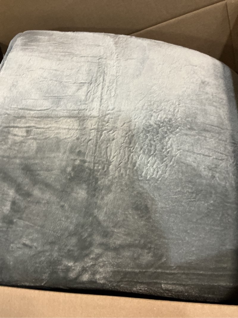 Condition photo showing As Is for huloo sleep baby play mat for floor,1.3" thick elasti-foam 50"×50" playpen mat for tummy time,non-toxic certified water repellent soft coral velvet for toddler,infant,kids,non-slip backing safe for crawling(dark grey) dark grey 50"×50"×1.3"
