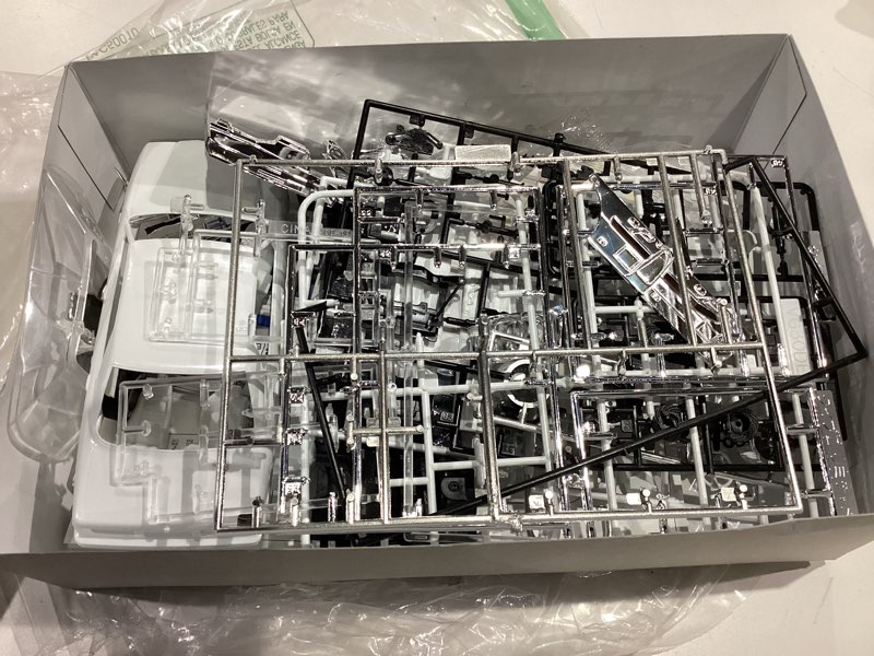Condition photo showing As Is for nissan y31 cima type limited ’90 1:24 model kit