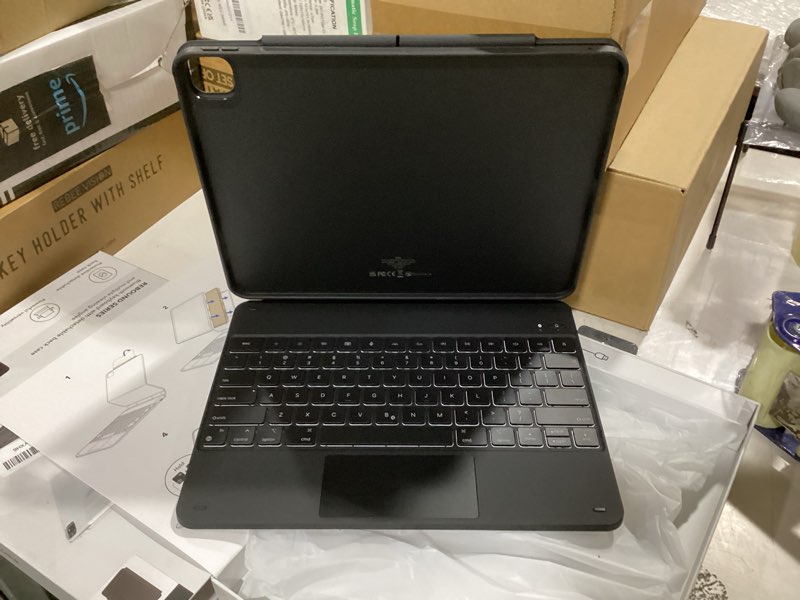 Condition photo showing Good Condition for esr ipad pro 13 inch case with keyboard (m5/m4, 2025/2024), ipad pro 13 keyboard case with easy-set magnetic stand, portrait/raised modes for ipad pro 13, removable, rebound 360 series, black