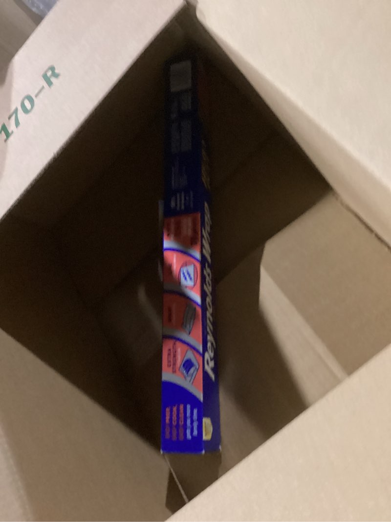 Condition photo showing New/Like New for reynolds wrap heavy duty aluminum foil, 75 square feet (b00loqd5la)
