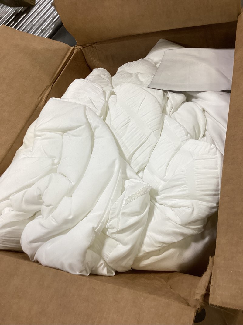 Condition photo showing As Is for AveLom Seersucker Queen Comforter Set (90x90 inches), 3 Pieces - 100% Soft Washed Microfiber Lightweight Comforter with 2 Pillowcases, All Season Down Alternative Comforter Set for Bedding, White White Queen (90''x90'')