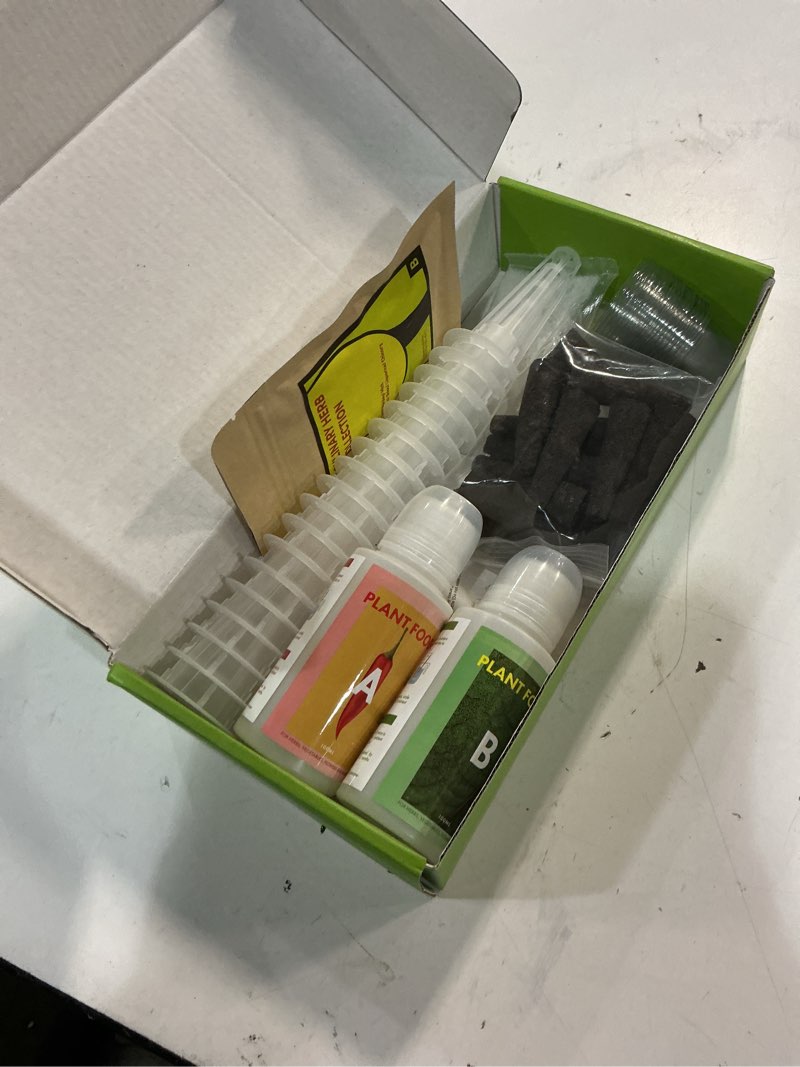 Condition photo showing New/Like New for inbloom culinary herbs seed pod kit for hydroponics growing system, 18 pods (350+ seeds with basil, parsley, shis0, liquorice, mint, cilantro, and chic0ry) 18-pods herb