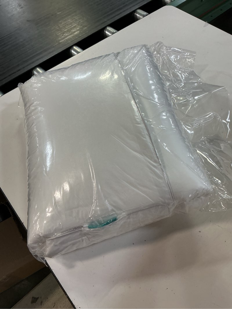 Condition photo showing Good Condition for oubonun 20 x 20 throw pillow inserts (set of 2) with 100% cotton cover - 20 inch square interior decorative sofa pillow insert pair - white couch pillow 20x20 inch (pack of 2)