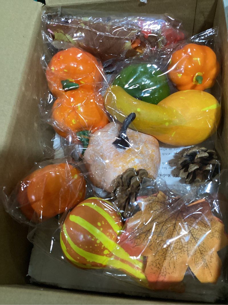 Condition photo showing Good Condition for VIHOSE 4 Pieces 8.86 Inch Light up Pumpkin Set Glass Fall Halloween Pumpkin Decorations with Timer Acorn 3D Maple Leaf String Fall Garland Kits for Autumn Thanksgiving Harvest Tables Centerpieces Elongated