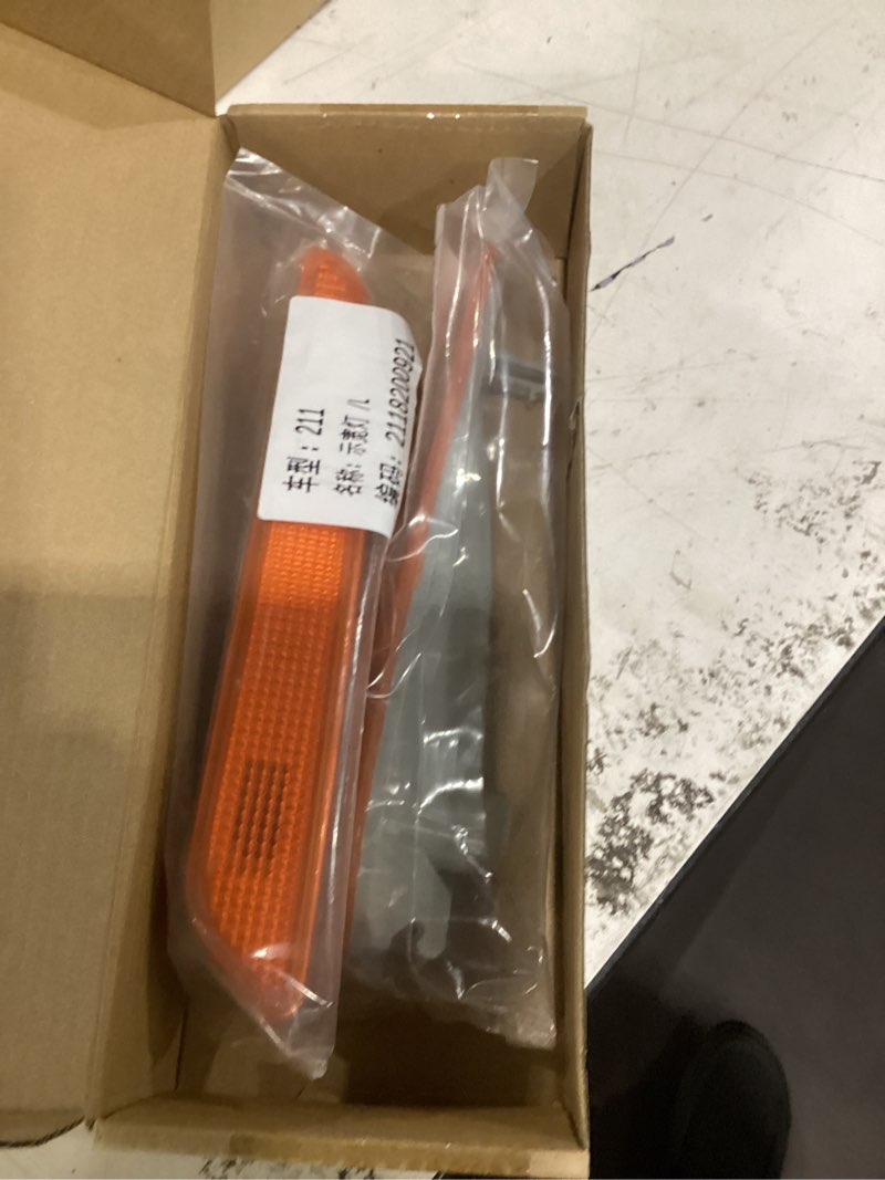 Condition photo showing New/Like New for 2118200921 front side marker light turn signal lamp compatible with mercedes benz e-class e550 e350 e320 compatible with e63 amg 2007-2009 a2118200921, 2118201021, a2118201021