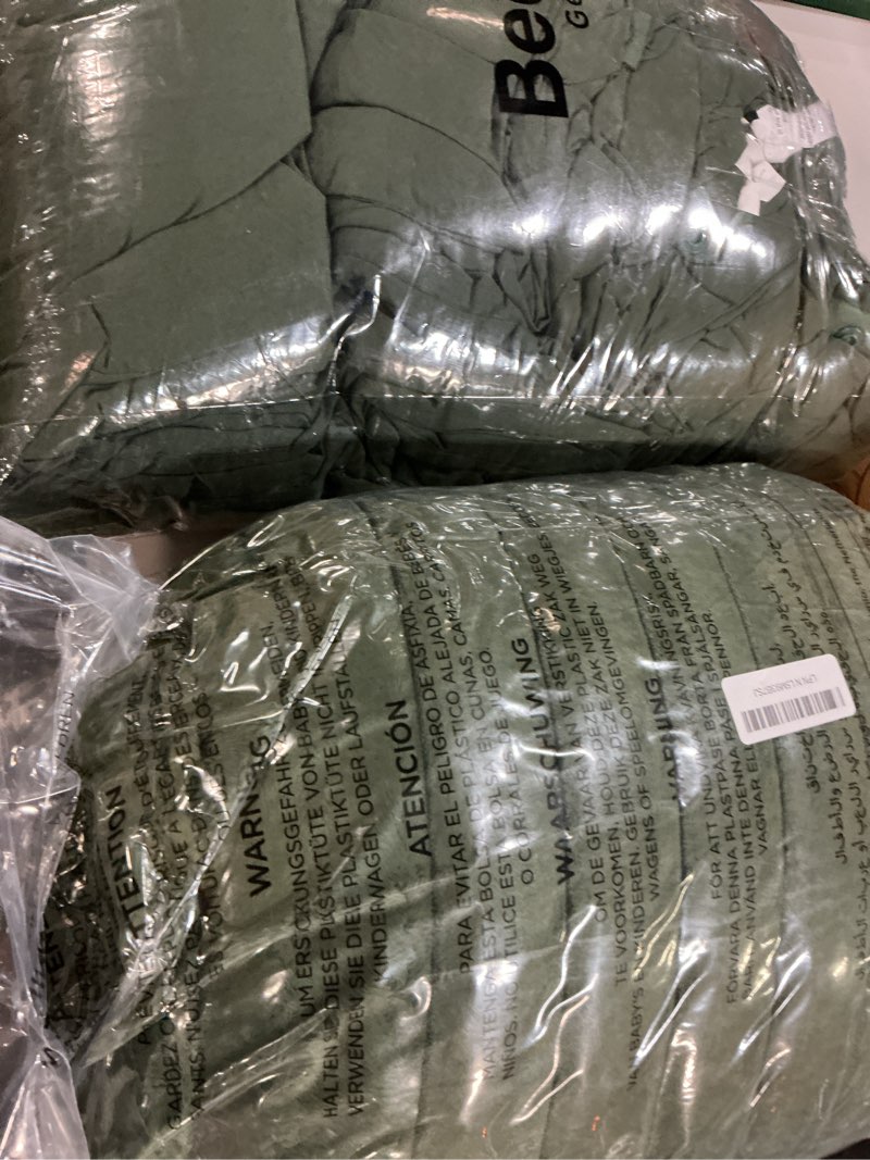 Condition photo showing Good Condition for Bedsure Gentlesoft 2-in-1 King Size Comforter Set and Detachable Fluffy Blanket, Olive Green Bedding Set for All Season Use, SnapTech Design for Space Saving(Includes 2 Pillow Shams,2 Pillowcases) King 03 - Olive Green