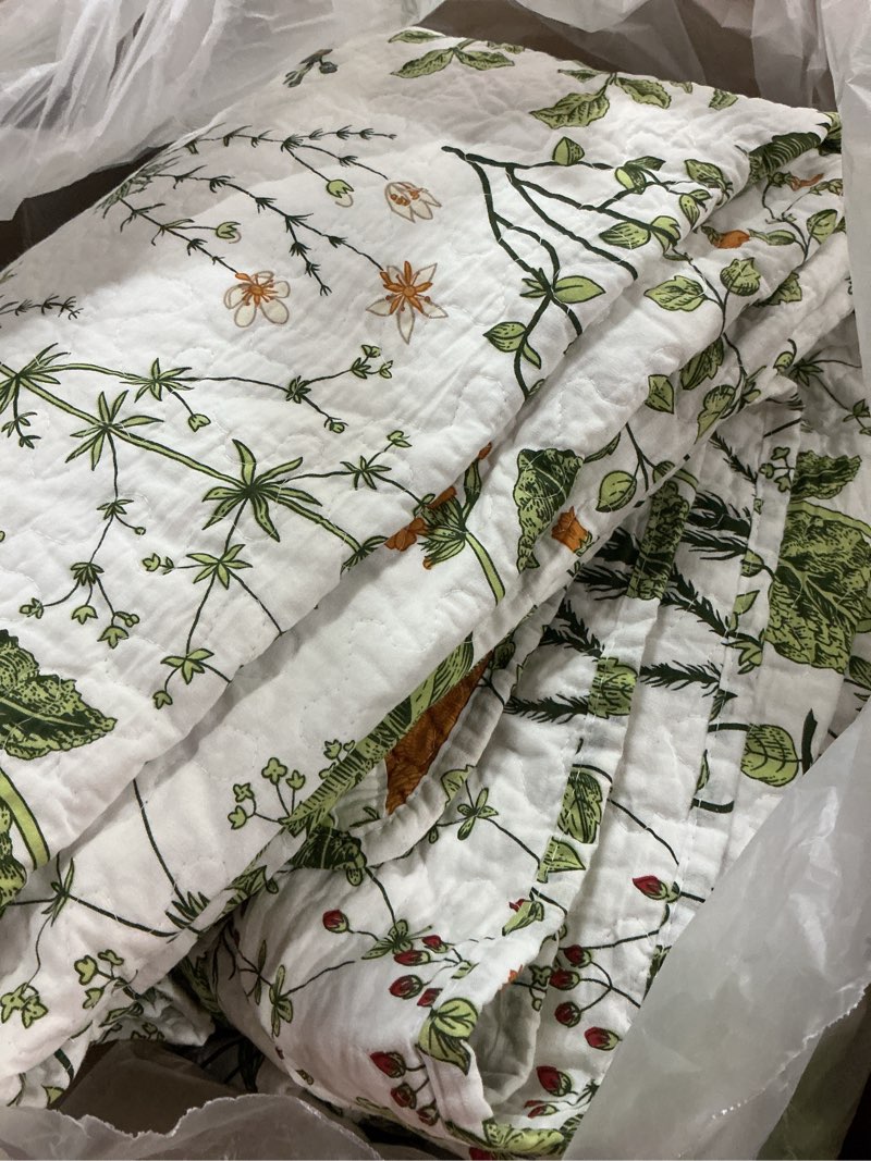 Condition photo showing Good Condition for sanracie california king quilt bedding set(118"x106"), 100% cotton soft breathable green floral bedspread sets 3pcs yellow flowers plant pattern botanical printed quilted set for all season california king (118 x 106) floral d
