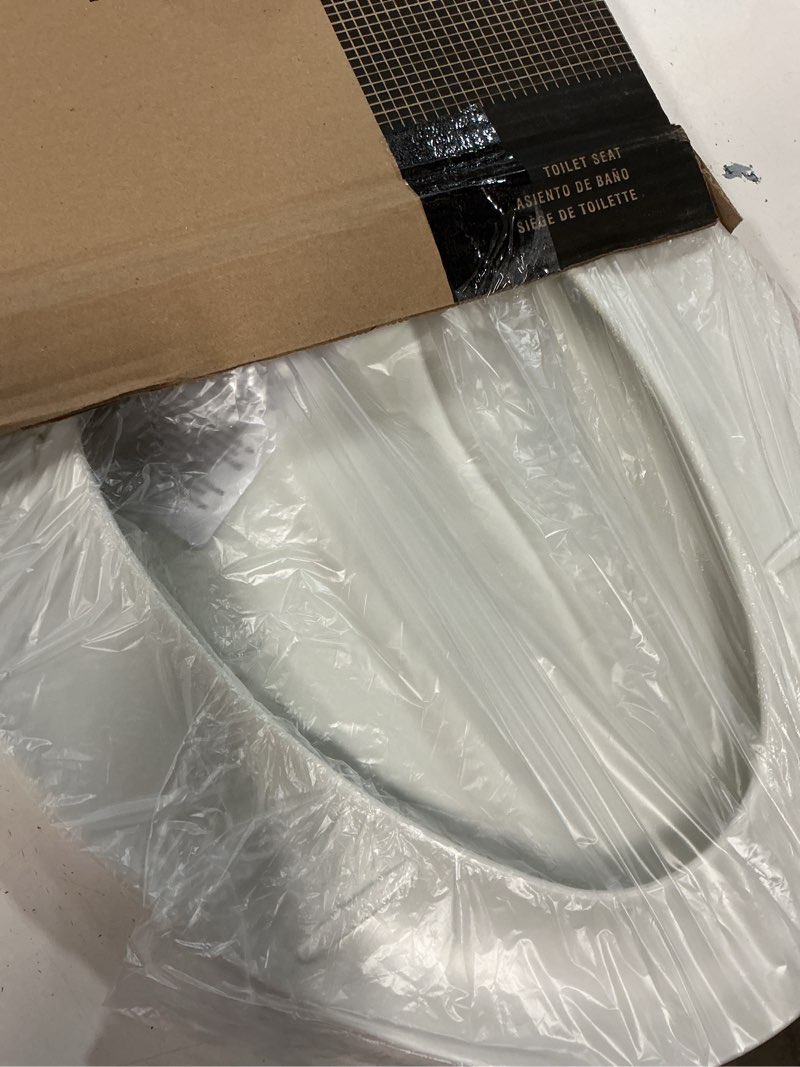 Condition photo showing Good Condition for bemis 170 durable plastic toilet seat, elongated, white