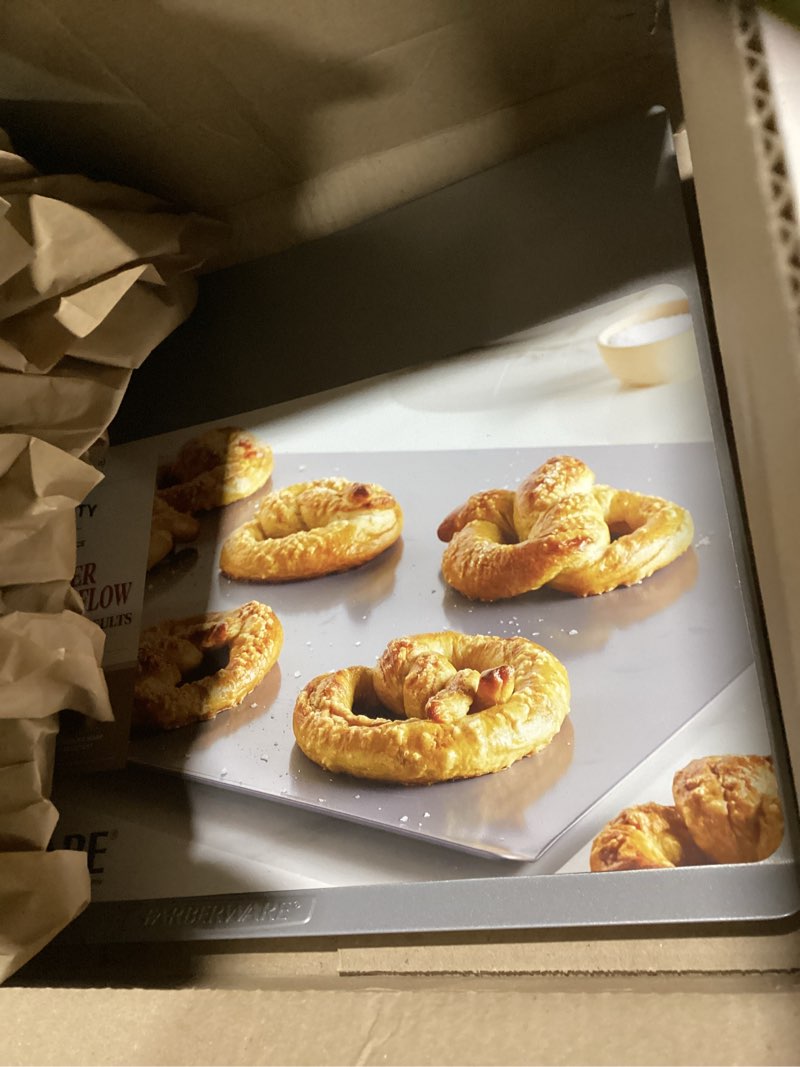 Condition photo showing Good Condition for Farberware Insulated Bakeware Nonstick Cookie Baking Sheet, 15.5" x 20", Light Gray