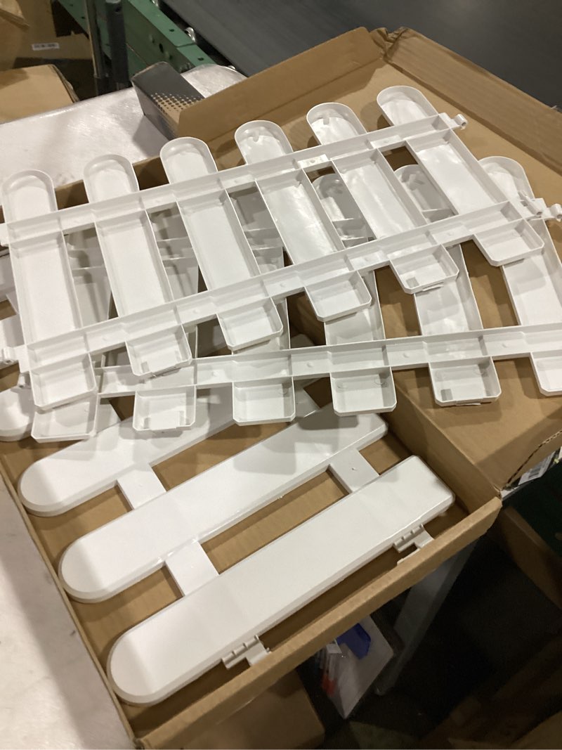 Condition photo showing Good Condition for 3 pcs White Plastic Picket Fence, Christmas Xmas Tree Wedding Party Decoration, Miniature Home Garden Border Grass Lawn Edge Fence