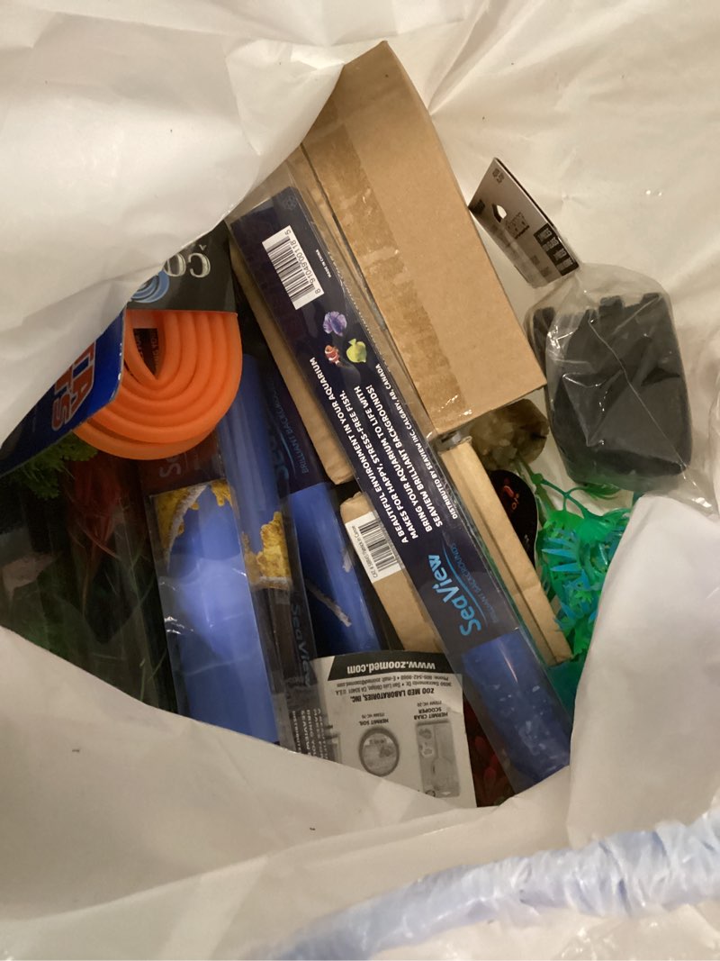 Condition photo showing Good Condition for Assorted Pet Essentials ( Pet Toys, Pet Leashes, Pet Clothes,aquarium etc.) 