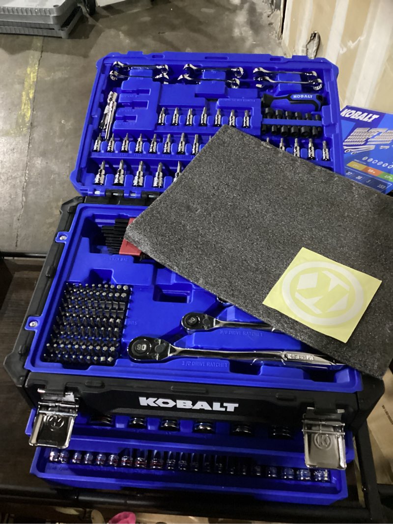 Condition photo showing Good Condition for kobalt 302 -piece metric and standard (sae) mechanics tool set with hard case