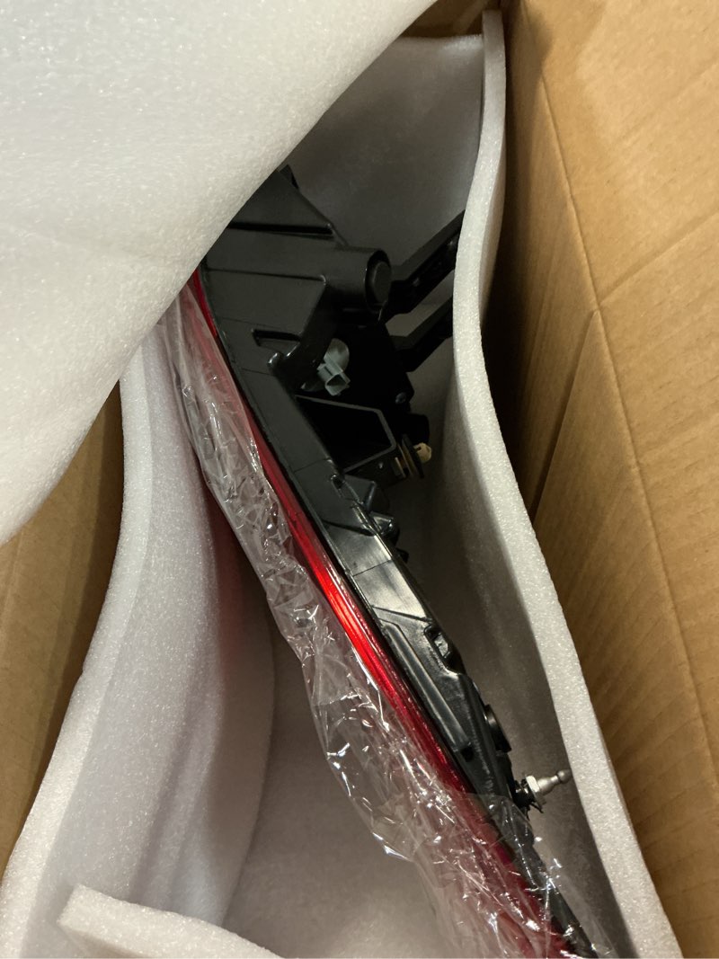 Condition photo showing Good Condition for boine right passenger side tail light compatible with 2018 2019 2020 2021 2022 2023 honda odyssey rear light brake lamps include bulb replaces ho2805115 33500-thr-a01 (right passenger side)