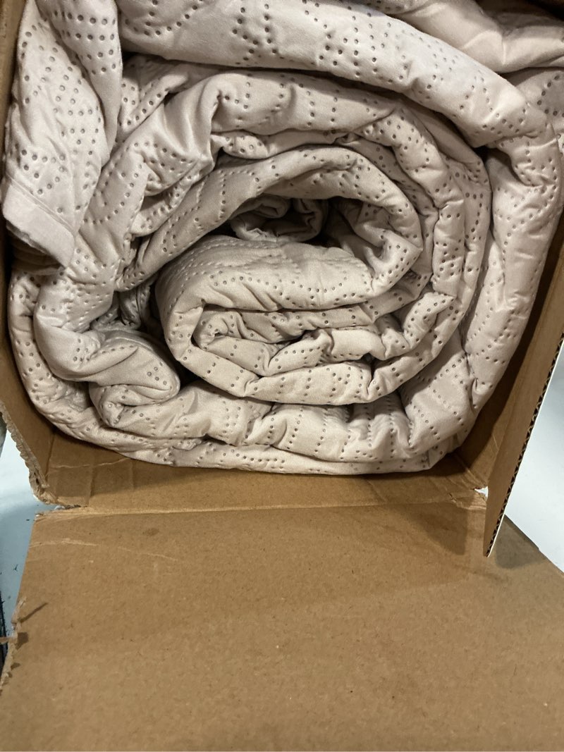 Condition photo showing Good Condition for hansleep cream quilt calking size - ultrasonic summer bedspread calking, soft lightweight coverlet bedding set, 3 pieces (1 quilt, 2 pillow shams) cream cal king-111"x106"
