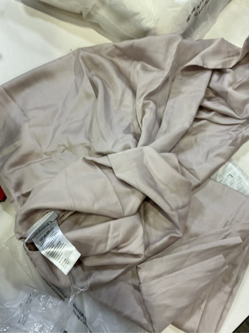 Condition photo showing Good Condition for organic crisp percale pillowcase set solid dove 20in x 40in