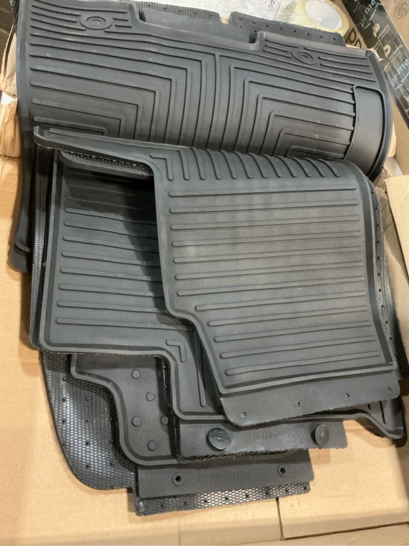 Condition photo showing Good Condition for  rubber car mats, waterproof car floor mats all weather, car mat full set 3 piece