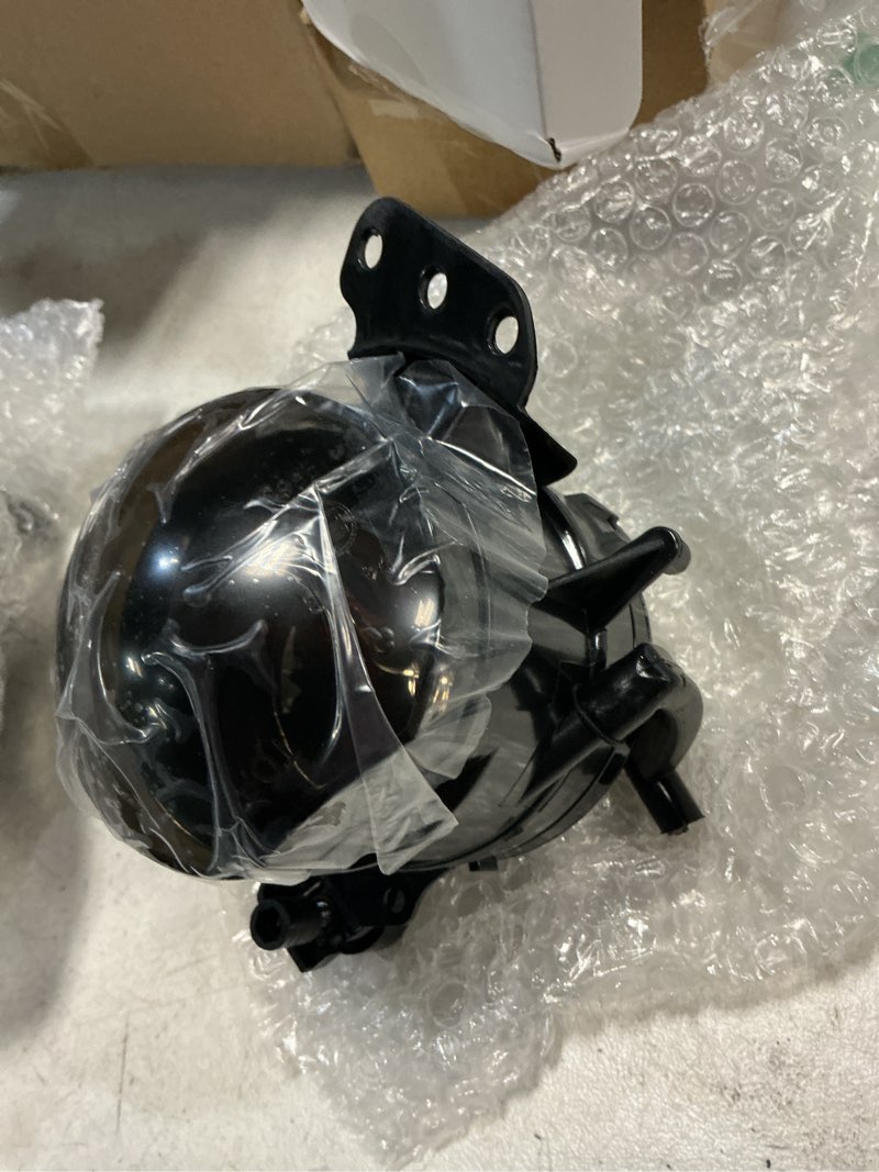 Condition photo showing Good Condition for tangmige fog lights lamps for 2004-2010 bmw 5 series (e60 e61, 525i 525xi 528i 528xi 530i 530xi 535i 535xi 545i 550i), all for m-package/technik sports package bumper models only, 1 pair, clear lens