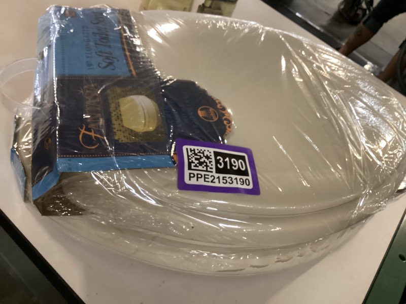https://lotting-media.assets.bidfta.com/lotting_a21823b0-305a-4d48-a060-ad6f646591cf