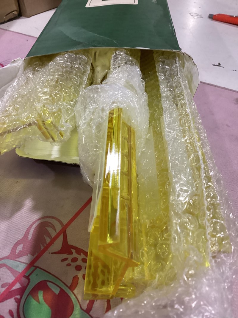 Condition photo showing New/Like New for 17.5'' non-slip mahjong racks with pushers and bag,set of 4 all-in-one tile rack and pusher,clear acrylic mahjong tile holder for american mahjongg accessories(transparent yellow)