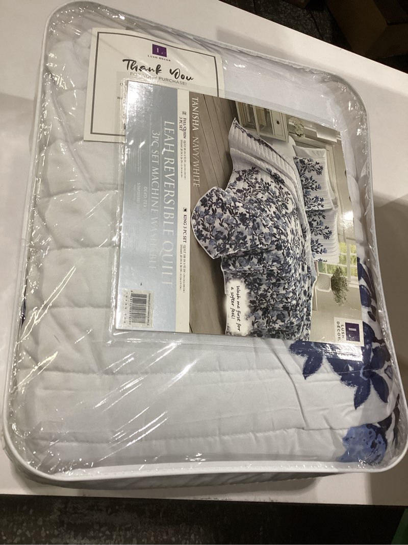 Condition photo showing New/Like New for Lush Decor Tanisha Reversible Floral Quilt Set, 3 Piece Set, King, Navy & White - Elegant Floral Bedding Set - Navy Quilt - Beautiful Flower Print - Modern Farmhouse & Cottage Home Décor
