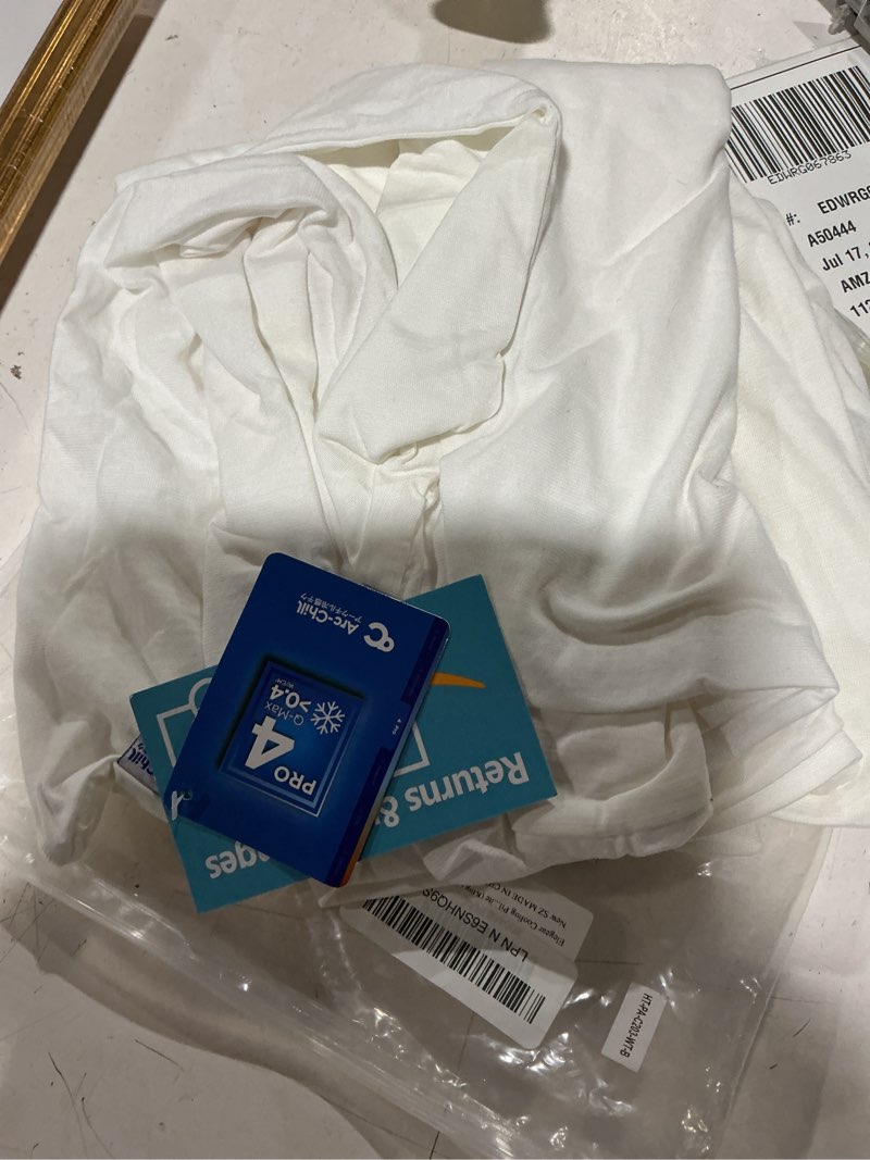 Condition photo showing Good Condition for elegear cooling pillow cases for hot sleepers, japanese q-max 0.5 cooling pillowcases, both sides[cooling/cotton], breathable soft pillowcase for hair and skin, set of 2-white (king (20" x 36")) king (20" x 36") white