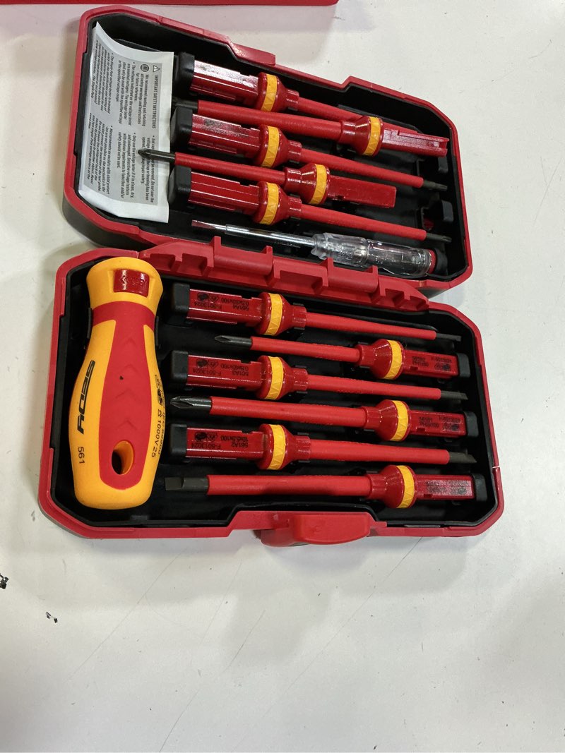 Condition photo showing Good Condition for 1000v insulated electrician screwdriver set - 13-piece professional electrical screwdriver set insulation handle crv steel magnetic phillips slotted pozi torx tips vde & gs certified 13 pcs vde interchangeable pro