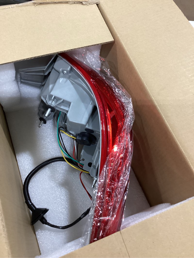 Condition photo showing Good Condition for labwork Driver Side Tail Light Replacement for Nissan Sentra 2016 2017 2018 Rear Tail Light Brake Lamp Assembly NI2804108 265553YU0A LH Left Side