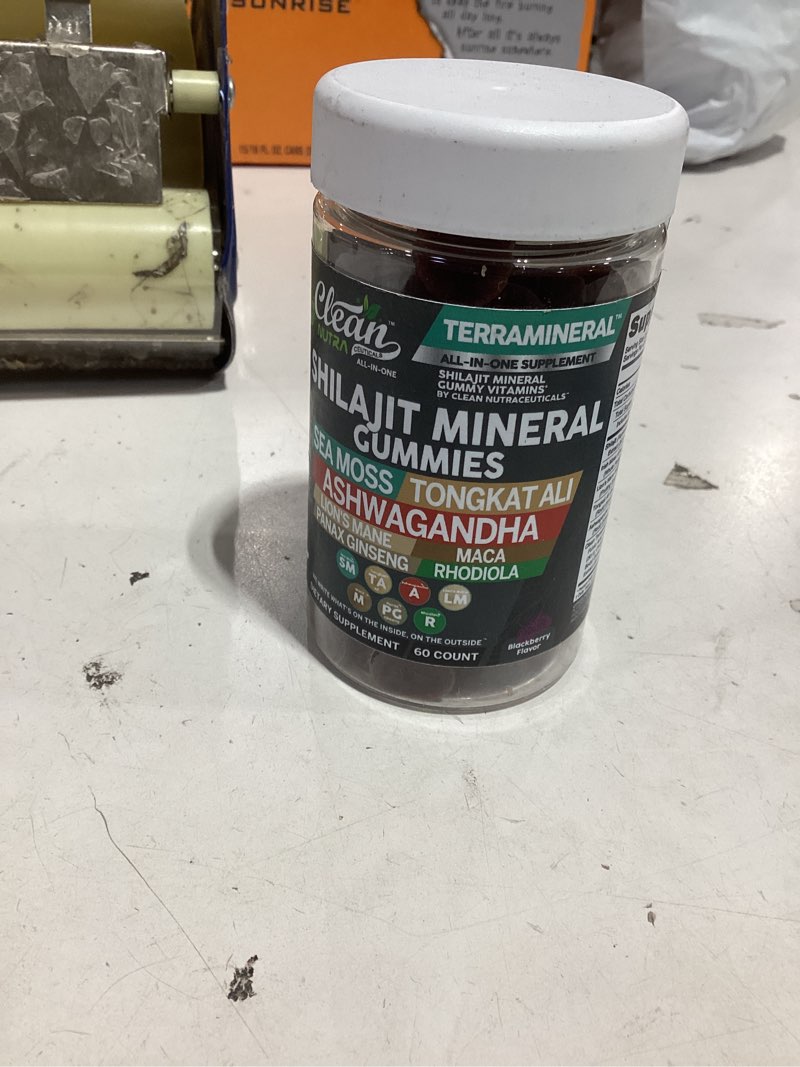 Condition photo showing As Is for terramineral shilajit gummies with irish sea moss tongkat ali ashwagandha lion's mane maca panax ginseng rhodiola & cordyceps by clean nutra (1)