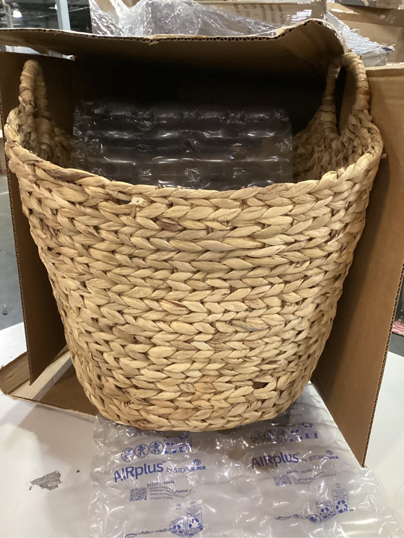 Condition photo showing Good Condition for Deco 79 Seagrass Handmade Decorative and Functional Storage Basket Large Woven Basket Organizer with Ring Handles, Basket for Storage 20" x 18" x 19", Brown 20" x 18" x 19" Brown