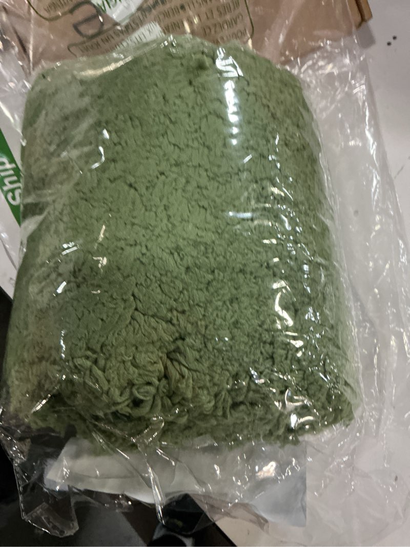 Condition photo showing Good Condition for Luxury Soft Microfiber Toilet Lid Cover Machine Washable Solid Toilet Seat Cover 17.5" x 15" Adjustable Rubber Backing Fits Most 16-17.5" L x 14-16" W Round Oblong and Elongated Toilet Seat Green 17"Lids