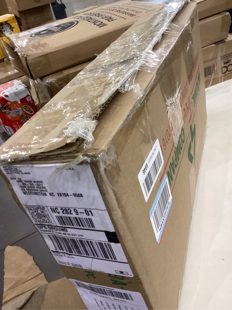 Condition photo showing Good Condition for Christmas decoration