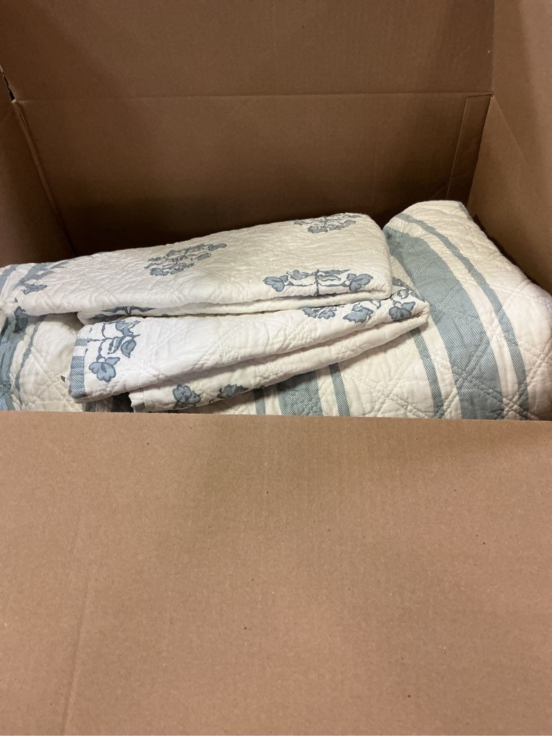 Condition photo showing Good Condition for martha stewart - queen quilt set, 100% cotton reversible bedding set, incredibly soft feel for year round comfort, 3 piece bed set with matching pillowcases (flower block print blue) queen flower block blue