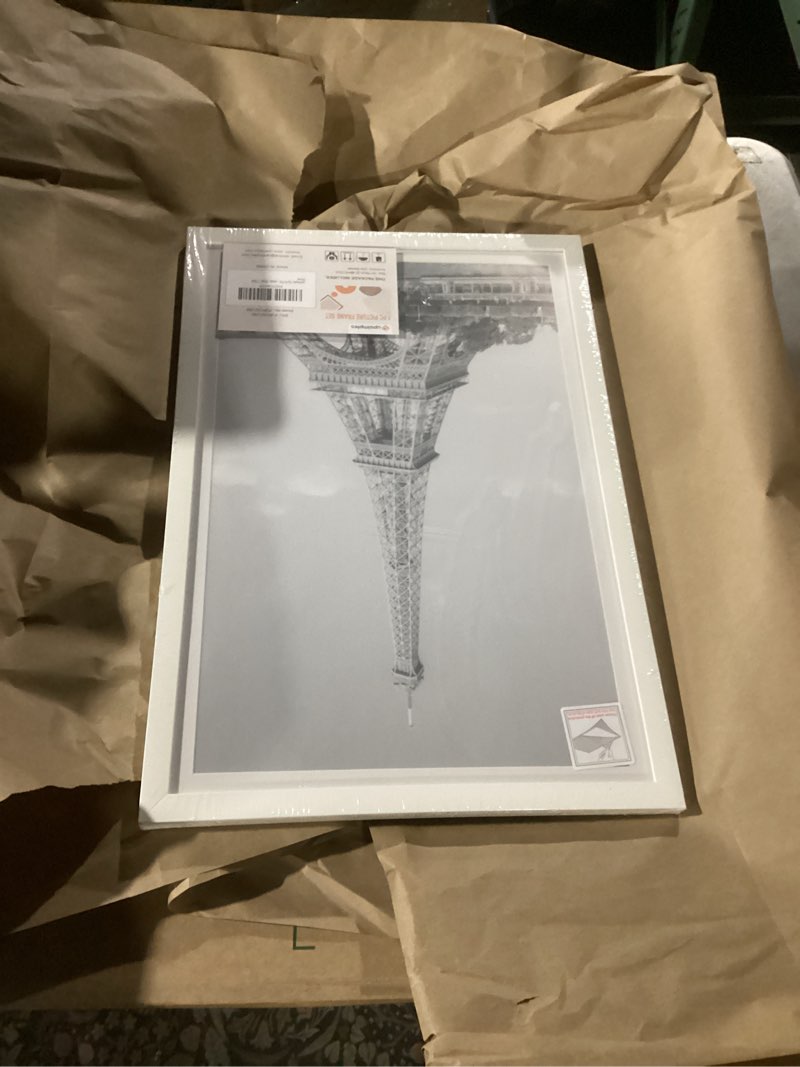 Condition photo showing Good Condition for upsimples 12x18 Picture Frame, Display Pictures 11x17 with Mat or 12 x 18 Without, Wall Hanging Poster Frames, White, 1 Pack White 12x18