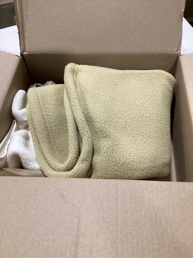 The North Face Women's Yumiori Quarter Zip Jacket | Lightweight Fleece Pullover with Embroidered Log