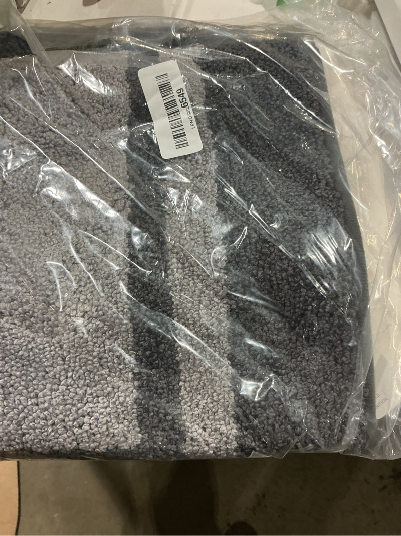 Condition photo showing Good Condition for purrugs dirt trapping door mat 20" x 32", non-slip machine washable entryway rug, entrance mat, indoor front door mat, super absorbent entry rug for muddy shoes & paws, light grey & dark grey light grey & dark grey 20" x 32"