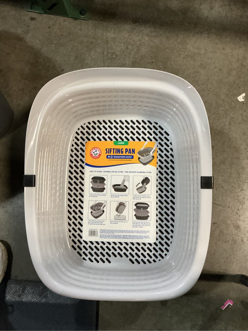 Condition photo showing Good Condition for arm & hammer large sifting litter box scoop free cat litter tray with microban, made in usa
