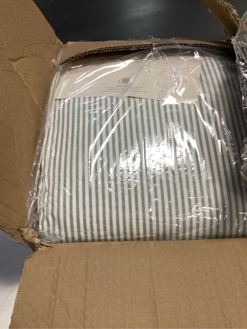 Condition photo showing Good Condition for laura ashley - full/queen quilt set, simple, comfortable and breathable bedding with matching sham(s), super soft and cozy home decor (oxford stripe green, full/queen) oxford stripe green full/queen
