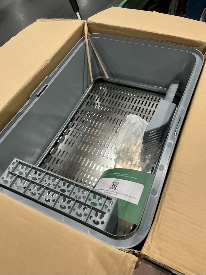 Condition photo showing Good Condition for xxxl stainless steel litter box with lid,28" l*20" w*18" h extra large metal cat litter boxs, jumbo enclosed litter box for big cats and multi-cat households,non-sticky, anti-leakage, easy to clean dark gray