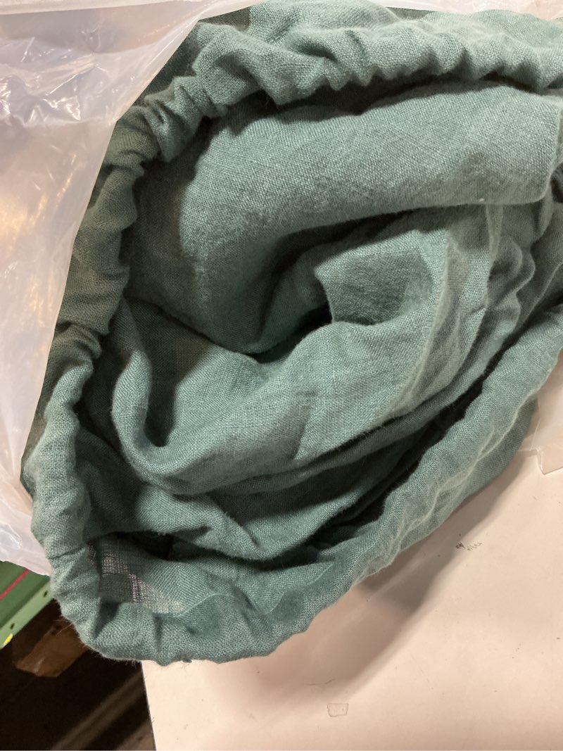 Condition photo showing Good Condition for european linen sheet set, queen, ocean