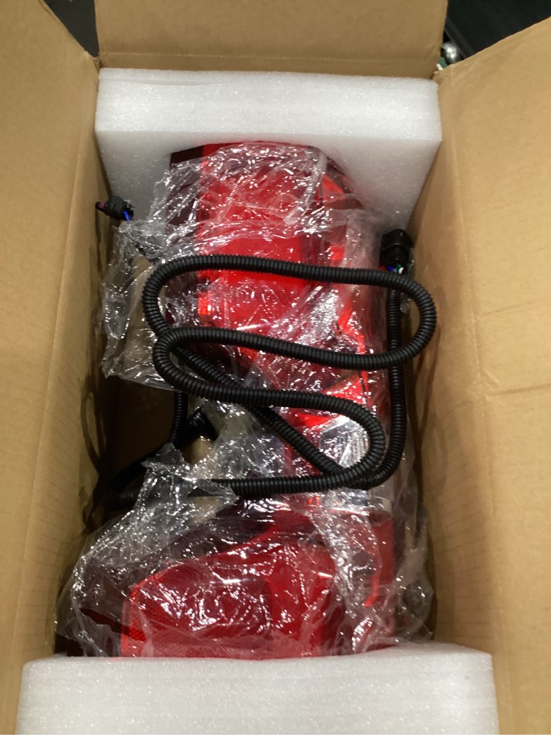Condition photo showing New/Like New for led tail light assembly compatible with 2019 2020 2021 2022 2023 2024 chevy silverado 1500 2500hd 3500hd?replaces 84554656 84752978 gm2800308 (right, passenger side)