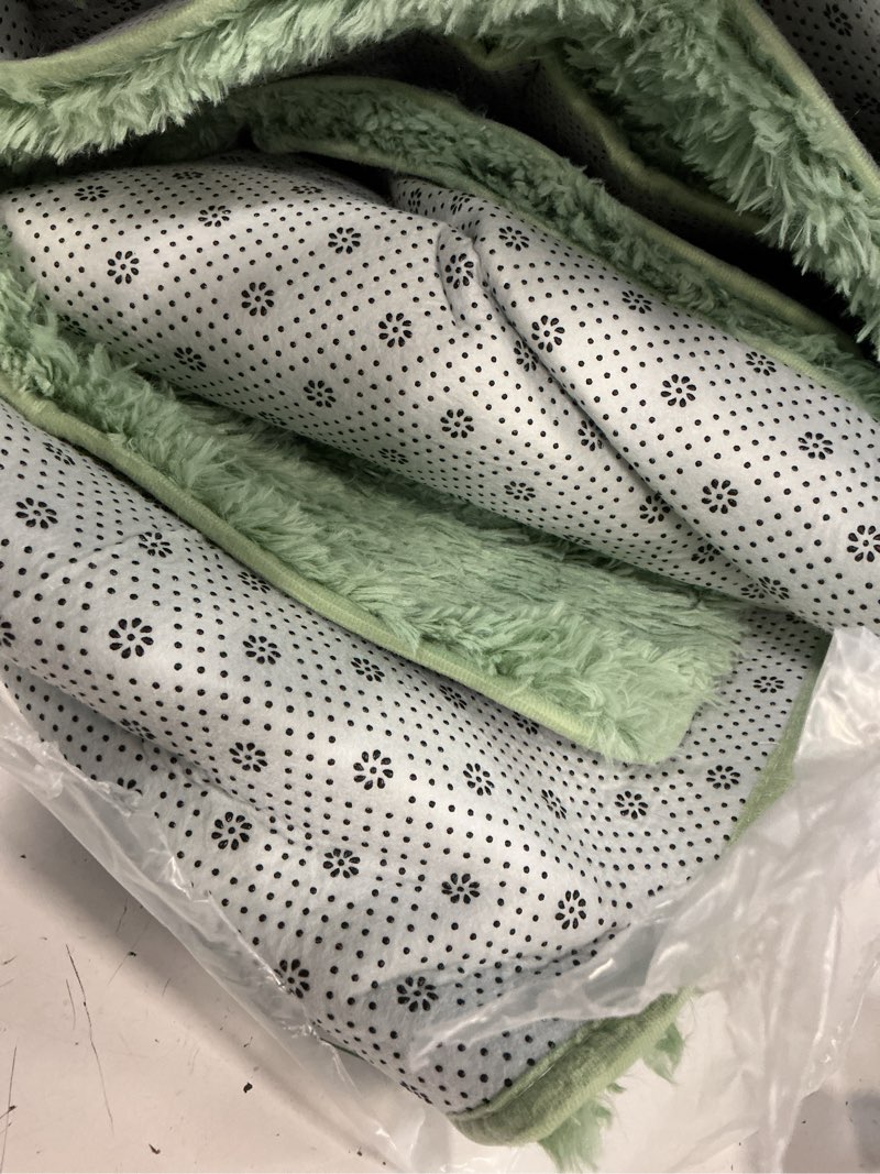 Condition photo showing Good Condition for dweike fluffy shaggy area rug, green plush rugs for living room bedroom, soft carpets for kids girls boys room, extra large fuzzy rug, upgrade non-slip rugs, 6 ft x 9 ft, green 6 ft x 9 ft green