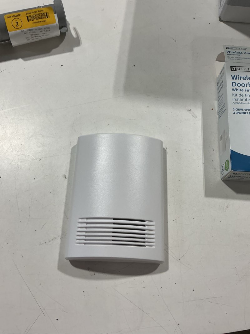 Condition photo showing Good Condition for utilitech white wireless doorbell kit
