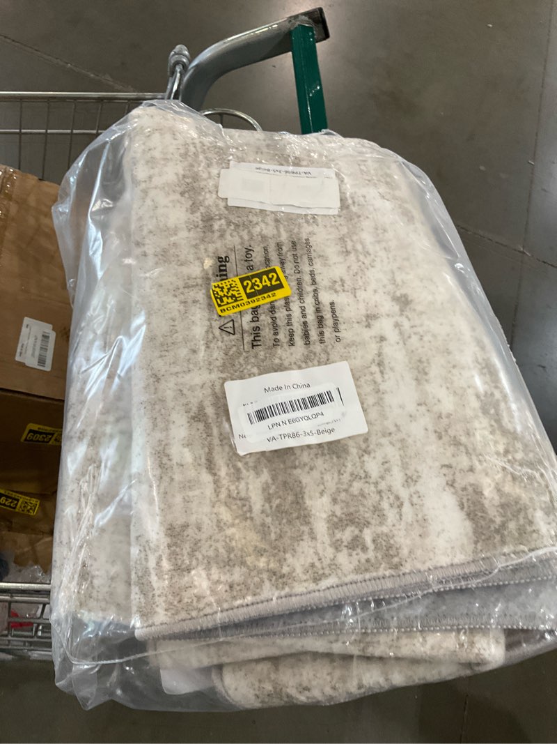 Condition photo showing New/Like New for washable rug 3x5 - stain resistant 3x5 area rugs for living room, non slip backing printed rugs for bedroom, folable area rug(beige,3'x5')