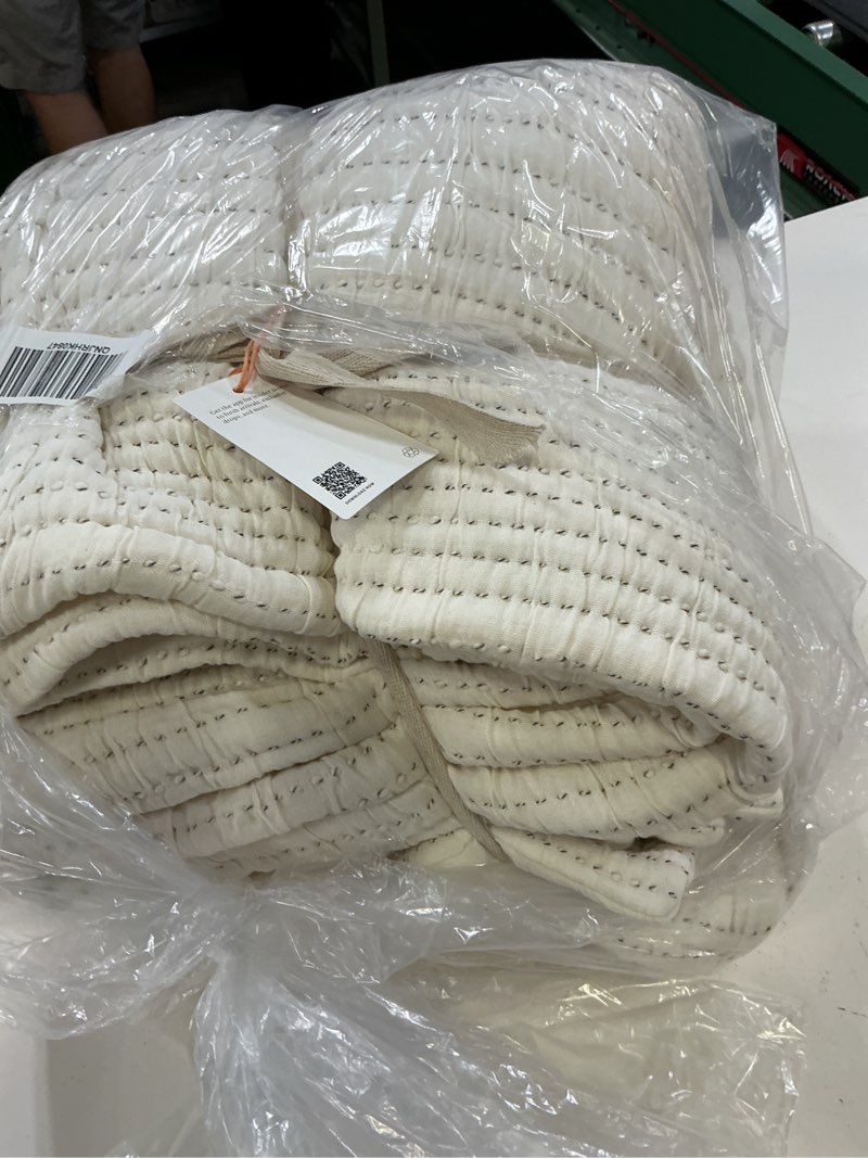 Condition photo showing Good Condition for organic cotton channel stitch coverlet set, king/cal king, undyed
