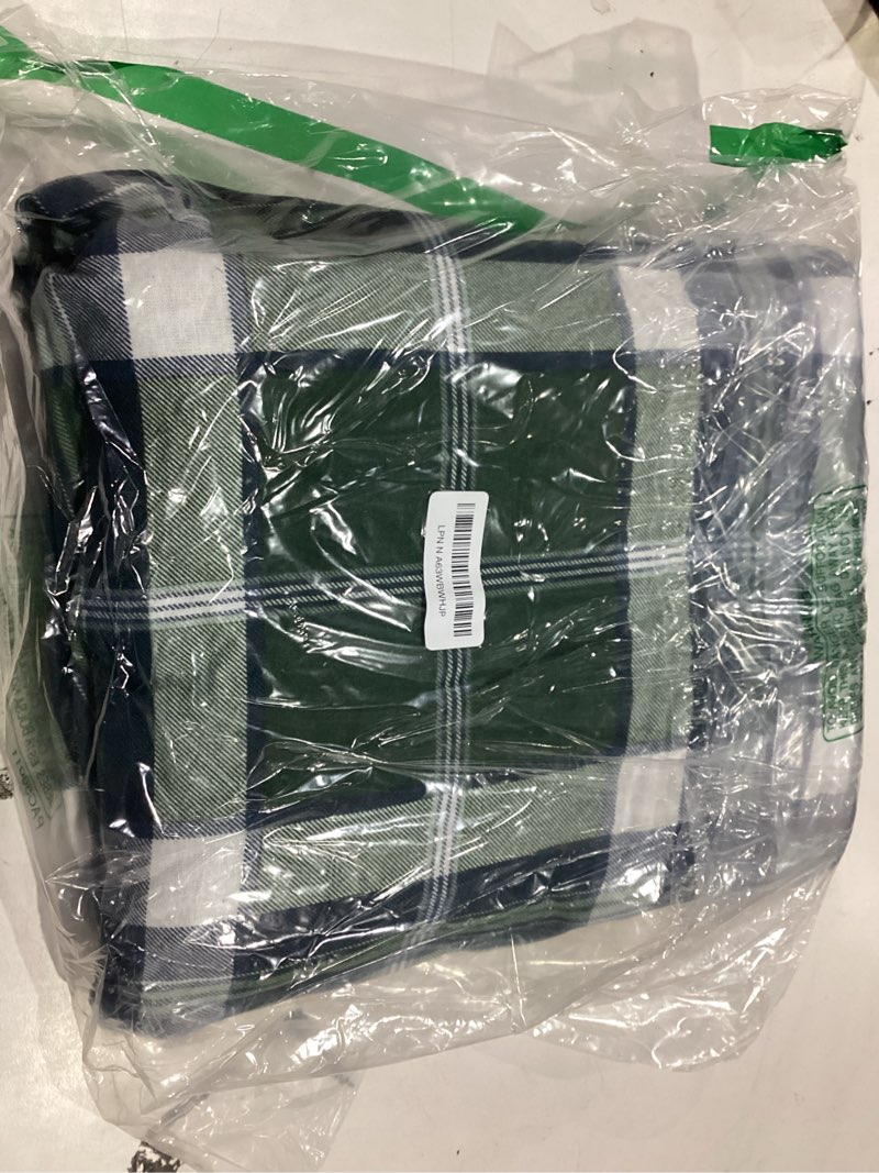 Condition photo showing Good Condition for bare home cotton flannel sheet set prints, 100% cotton, velvety soft heavyweight - double brushed for softness & comfort - deep pocket - bed sheets (twin xl, enchanted plaid - green) twin xl 16 - enchanted plaid - green