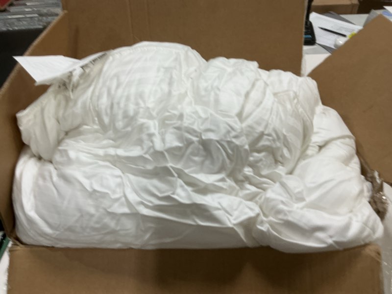 Condition photo showing Good Condition for beckham hotel collection bed pillows standard/queen size set of 2 - original soft down alternative pillow for sleeping - soft support for back, stomach or side sleepers queen / standard white