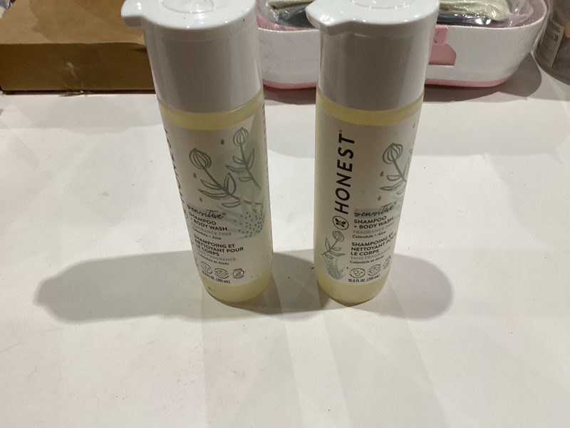 Condition photo showing New/Like New for The Honest Company 2-in-1 Cleansing Shampoo and Body Wash for Sensitive Skin, Gentle Tear-Free Hypoallergenic Baby Wash with Naturally Derived Ingredients, Fragrance-Free, 10 fl oz Fragrance Free Sensitive 10 Fl Oz (Pack of 1)