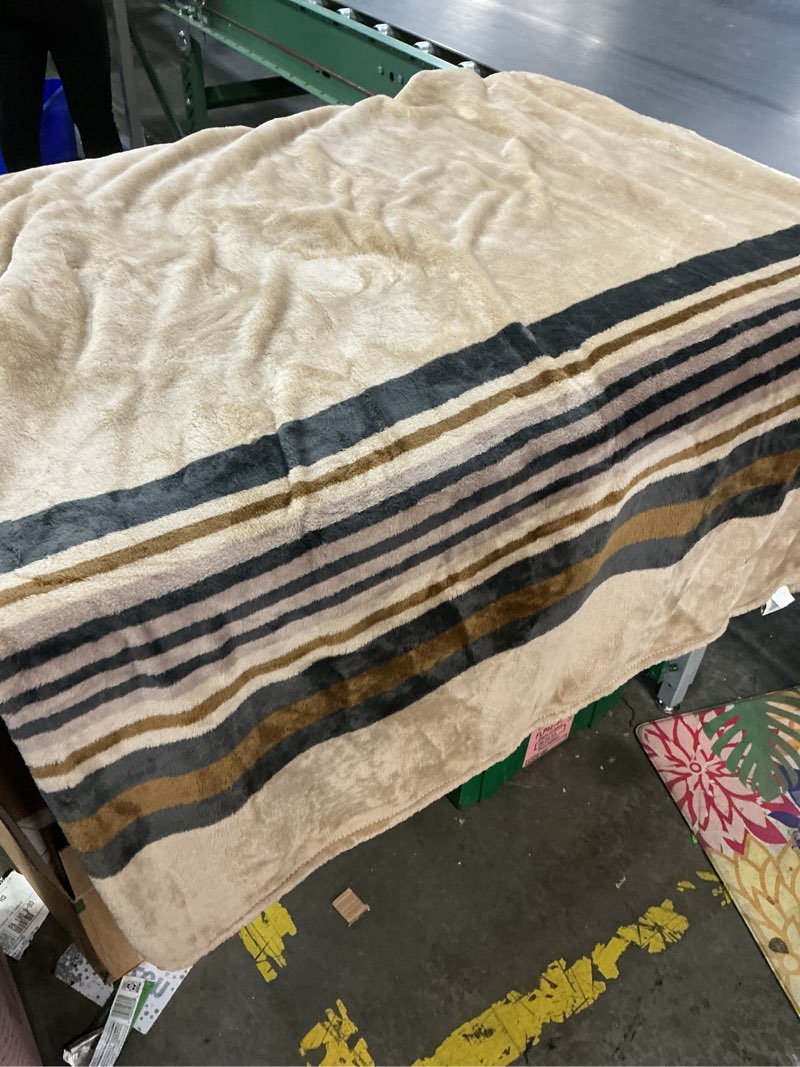 Condition photo showing Good Condition for full/queen microplush blanket khaki border stripe - threshold™